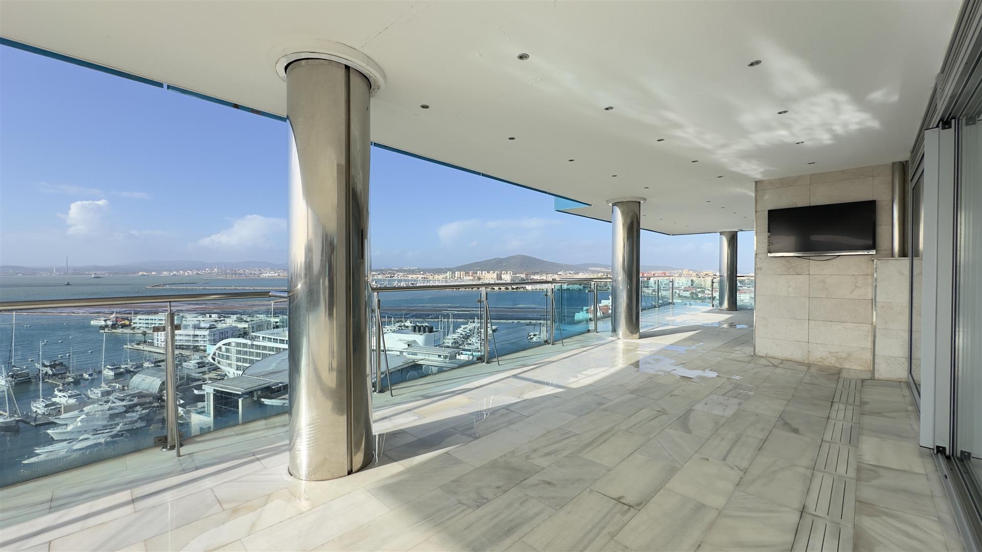 Image of Apartment - 1 Bedrooms - 1 Bathrooms for Sale in Royal Ocean Plaza-Gibraltar, Image 6